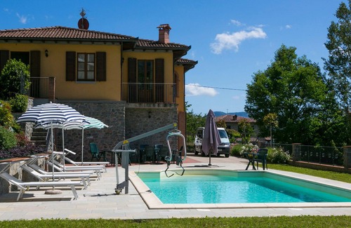 Castiglione di Garfagnana Villa | Spacious 5 bedroom villa with private pool, full wheelchair access with lift