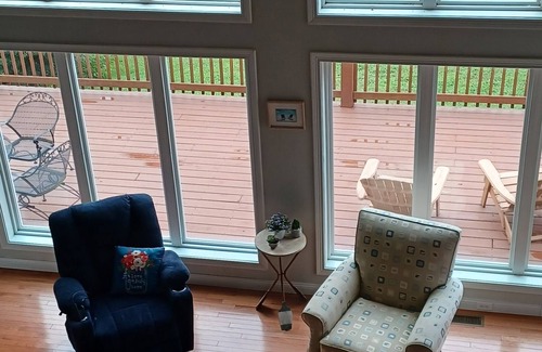 Se Ree House | Spacious 5-bedroom lake house in c McDaniels Ky on beautiful Rough River Lake.
