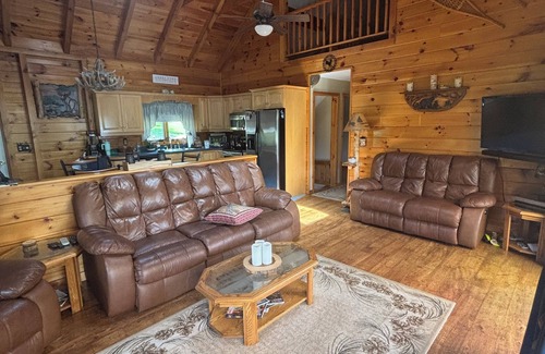 Errol House | Spacious 5-bedroom lake house on Akers Pond in Errol