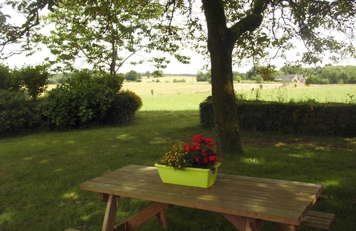 Meslan Cottage | spacious 5 bedroom longère family or group vacation up to 10