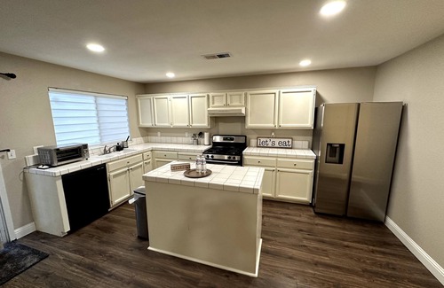 Yuba City House | Spacious 5-bedroom Modern Home Yuba City with massive backyard, newly remodeled
