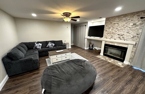 Yuba City House | Spacious 5-bedroom Modern Home Yuba City with massive backyard, newly remodeled