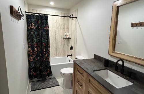 Rochester Ski Chalet | Spacious 5 bedroom Mountain Chalet with Sauna