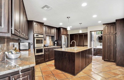 Malibu House | Spacious 5-bedroom nature retreat in the Santa Monica Mountains of Malibu