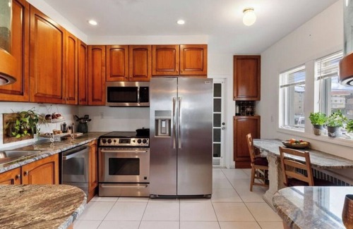 Long Beach House | Spacious 5-bedroom ocean view house with AC, WiFi in lovely Long Beach