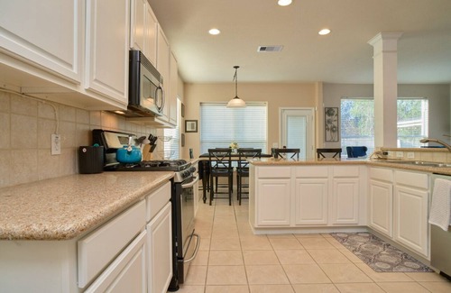 Louetta House | Spacious 5-bedroom Oasis House With Heated Pool/Spa