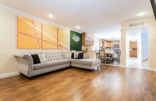 Winchester House | Spacious 5-Bedroom Retreat with Pool – Minutes from the Las Vegas Strip!
