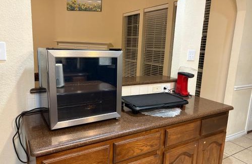 Little Elm Villa | Spacious 5 bedroom Retreat - Gym - Office - Games - Near PGA Frisco & Universal