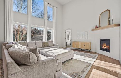 Meridian House | Spacious 5-Bedroom Retreat with Pool Access