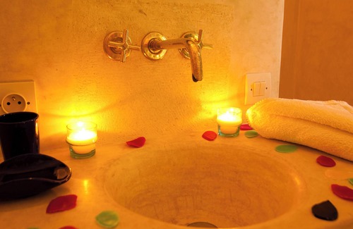 Daoudiate House | Spacious 5-bedroom riad in charming Marrakesh with AC, WiFi and Pool