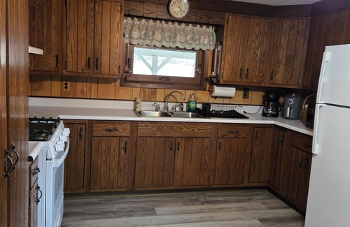 Cowanesque House | Spacious 5-bedroom Rustic country house in welcoming Nelson PA with WiFi
