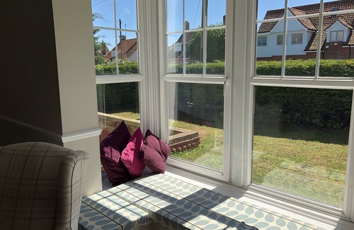 Southwold House | Spacious 5 bedroom Southwold home, all en-suite, close to pier and town