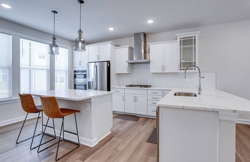 Groveton House | Spacious 5-bedroom townhome in marvelous Alexandria