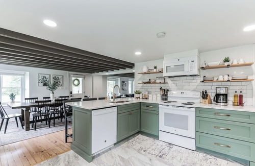Wagontown Other | Spacious 5-bedroom farmhouse near Coatesville