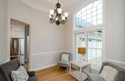 Gainesville House | Spacious 5-bedroom house in charming Gainesville lake side with WiFi, Hot Tub.