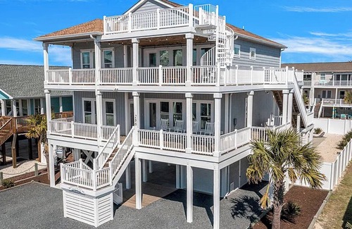 Holden Beach House | Spacious 5 bedroom 5 bath House with pool and direct access to the beach.