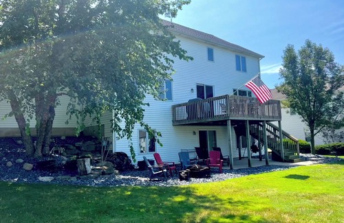 Hudsonville House | Spacious 5-bedroom house located between Grand Rapids and Holland