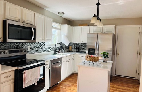 Lewis Center House | Spacious 5-bedroom house in Lewis Center with a dedicated workspace and patio