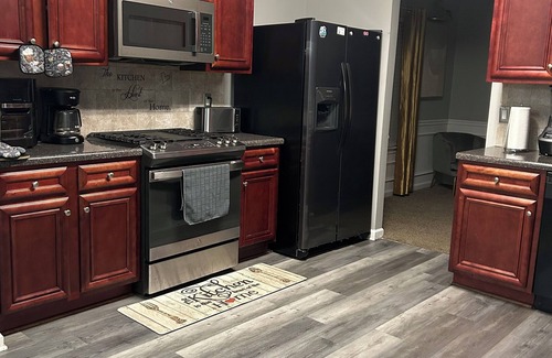 Phenix City House | Spacious 5-bedroom house with fitness room, game room, & WiFi in Phenix City.
