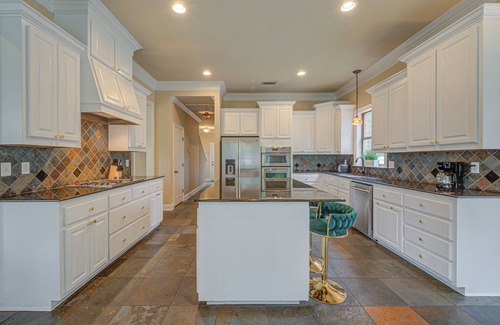 Prairieville House | Spacious 5-bedroom house with WiFi, Fireplace in superb Prairieville