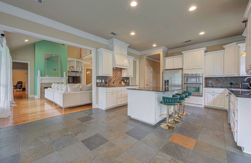 Prairieville House | Spacious 5-bedroom house with WiFi, Fireplace in superb Prairieville