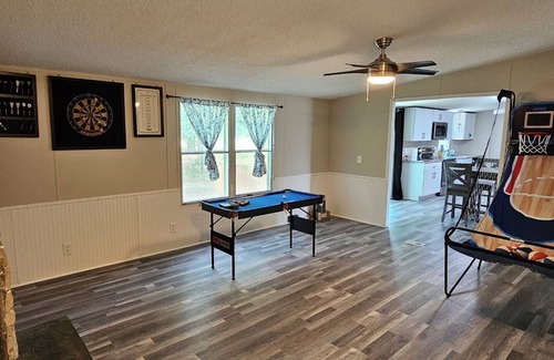Rocky Mount House | Spacious 5-bedroom mobile home with AC, WiFi in enchanting Rocky Mount