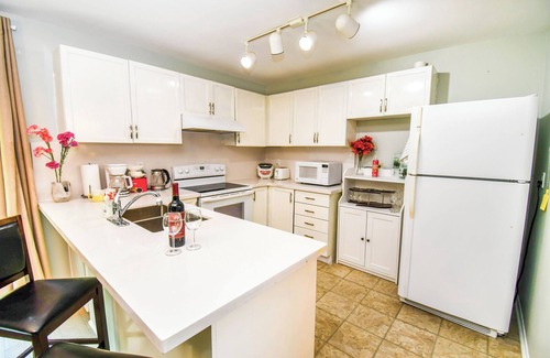 Alcona Cottage | Spacious 5-Bedroom Vacation Home Near Lake Simcoe – Perfect for Family Gathering