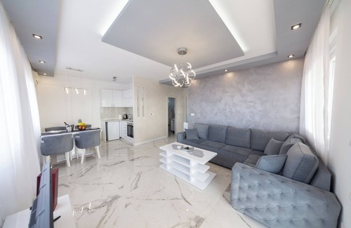 Neodi Villa | Spacious 5-bedroom villa with pool