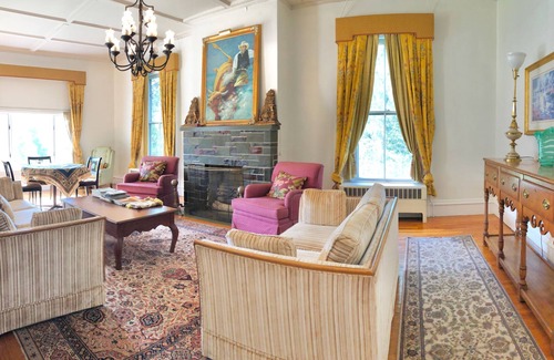 Granville House | Spacious 5-bedroom w/huge yard. Rural getaway!