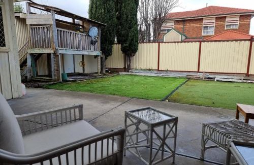 Sunshine West House | Spacious 5 bedrooms house