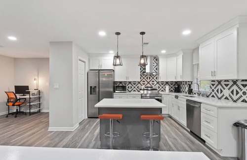 Candler-McAfee House | Spacious 5 BR Holiday Retreat close to dt ATL