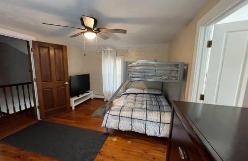North East House | Spacious 5 BR Home w/Hot Tub