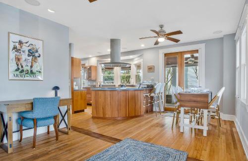 Homewood House | Spacious 5 BR house - 5 Min Walk to N-MC Stadium