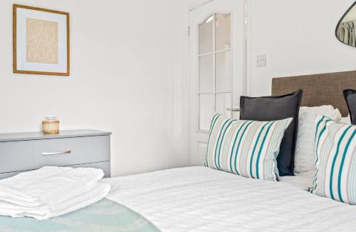 Bramcote House | Spacious 5 BR House