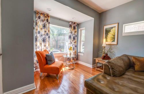 North Lawndale House | Spacious 5-BR House near Transit w Parking