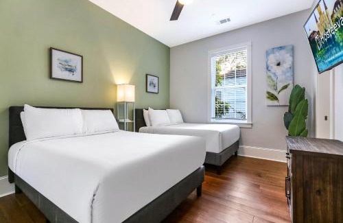 Faubourg Lafayette Apartment | Spacious 5 BR Retreat - Pool - Near It All!