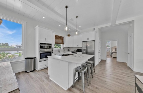 Gulfview Heights House | Spacious 5 BR Large Backyard w/Private Pool South of 30A *Pet Friendly!