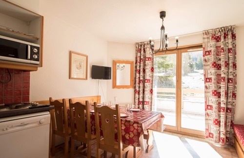 Val Cenis Apartment | Spacious 5-pers apartment at the slopes with parking and WiFi