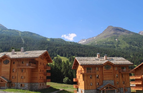 Val Cenis Apartment | Spacious 5-pers apartment at the slopes with parking and WiFi