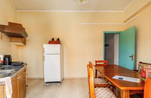 Poros Apartment | Spacious 5-Person Apartment