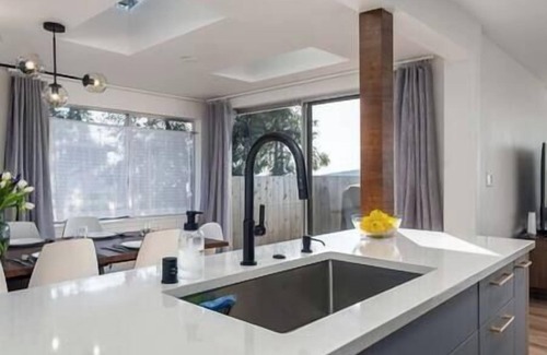 University Place House | Spacious 5BR/4BA: Water Views, Mobility Friendly, 1blk fr Chamber Bay Golf & Pk