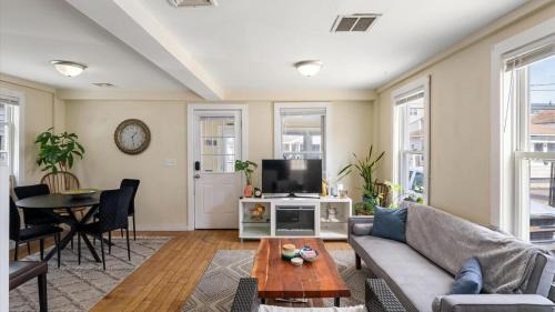Almont House | Spacious 5BR Beach Home - Walk to Ocean