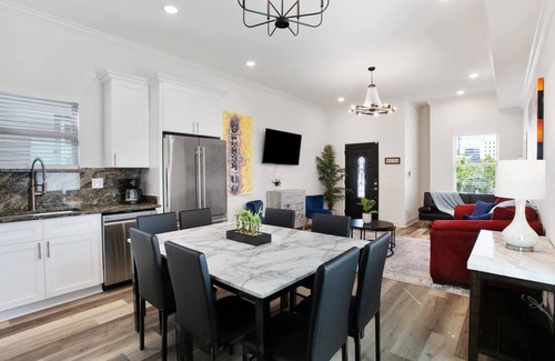 Tulane - Gravier House | Spacious 5BR Home | Free Parking Near FQ