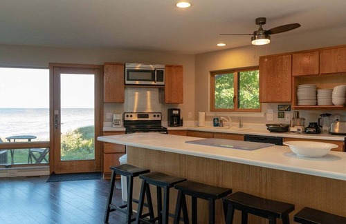 Manistee House | Spacious 5BR Lake Michigan Cottage w/Private