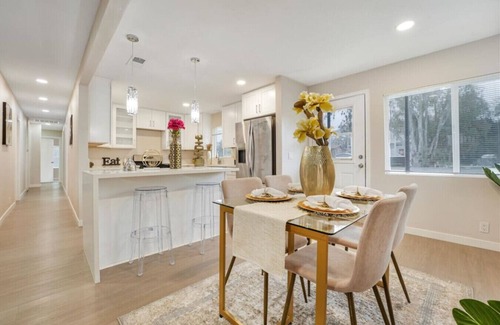 Crest House | Spacious 5BR Retreat-Sleeps 10+