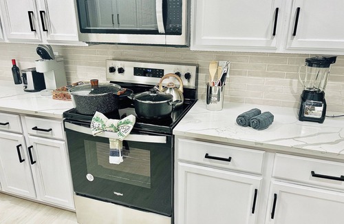 Smyrna House | Spacious 5BR Retreat with Game Room near Battery, Atlanta Braves, Smyrna Village