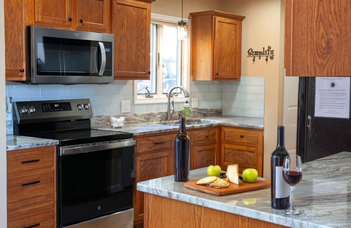 McGaheysville House | Spacious 5BR w/epic views, 2 decks, game room, one-step entry, family-friendly!
