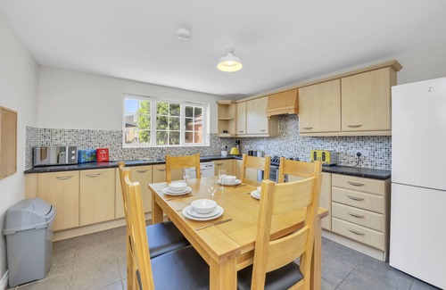 Martlesham Heath House | Spacious 5BRM Townhouse – Ideal for Contractors, Corporate Stays & Family Visits