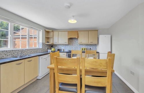 Martlesham Heath House | Spacious 5BRM Townhouse – Ideal for Contractors, Corporate Stays & Family Visits