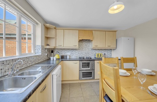 Martlesham Heath House | Spacious 5BRM Townhouse – Ideal for Contractors, Corporate Stays & Family Visits